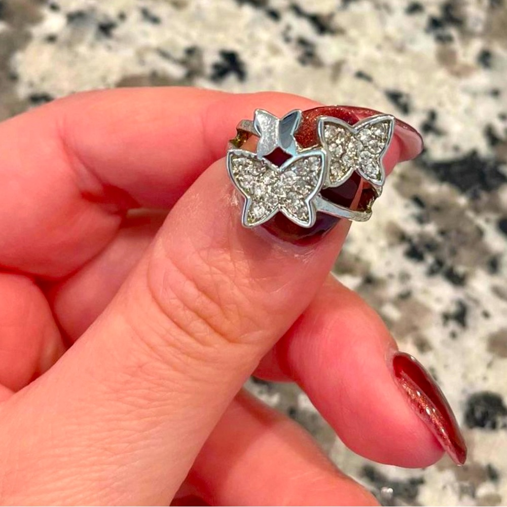 2 Silver Rings - Picture 2 of 6